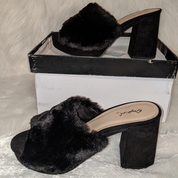 NWT Chunky Faux Fur Platform Slides Heels - Picture 3 of 8